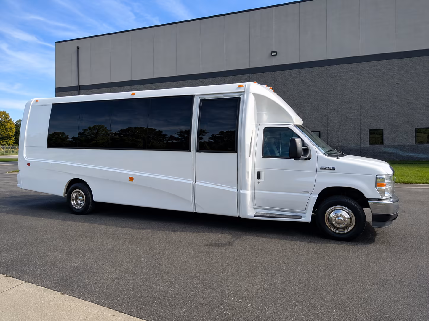 bus rentals for corporate retreats around oxford and north mississippi