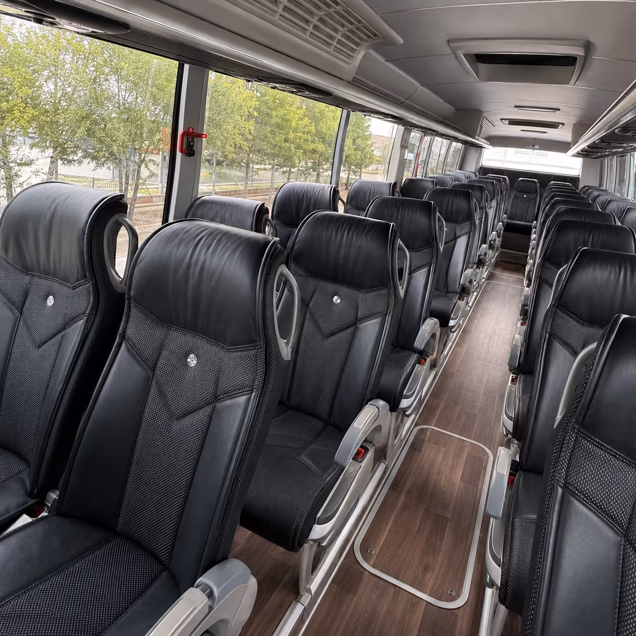 charter bus service for oxford school groups and university travel