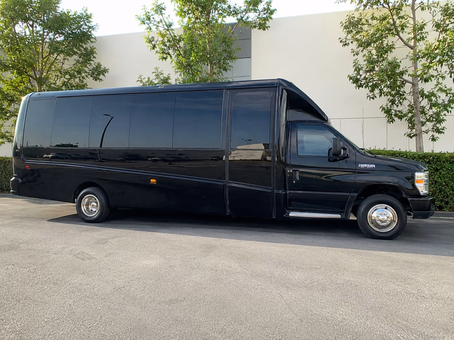 charter buses for ole miss corporate events and campus conferences