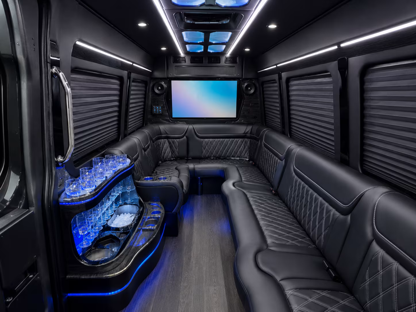 corporate airport transfer buses between oxford and memphis international