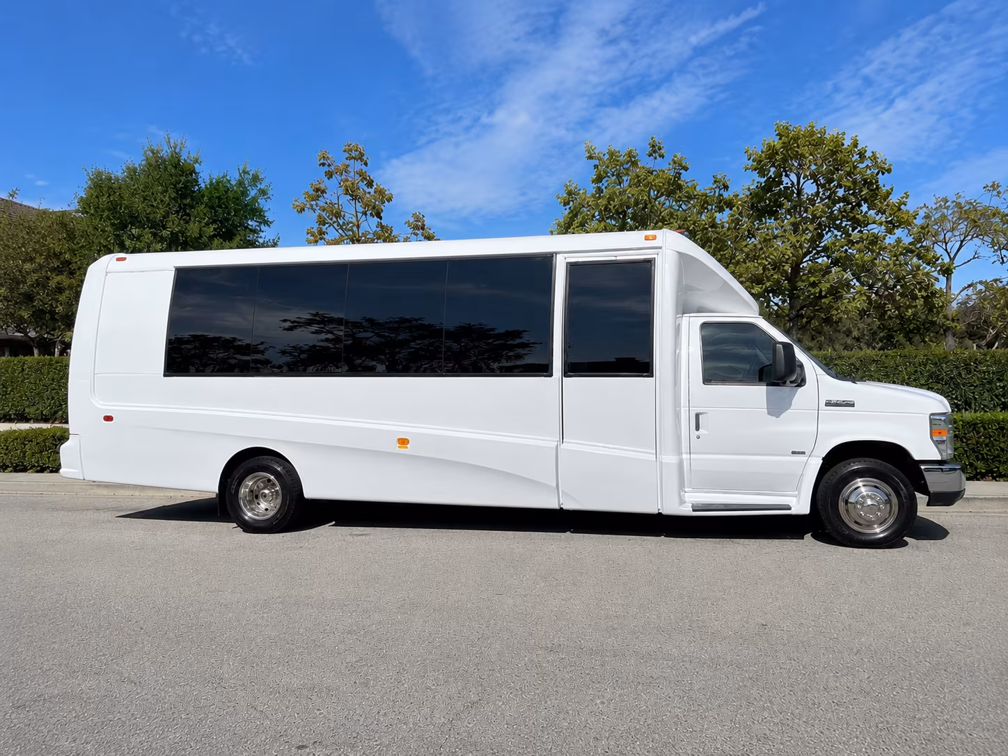 minibuses to proud larry s rooster s blues house and oxford s live music bars