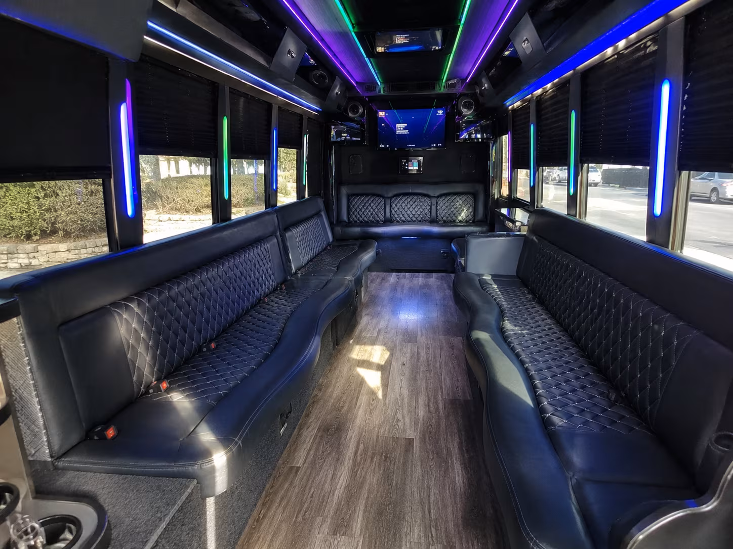 oxford 15 passenger party bus interior