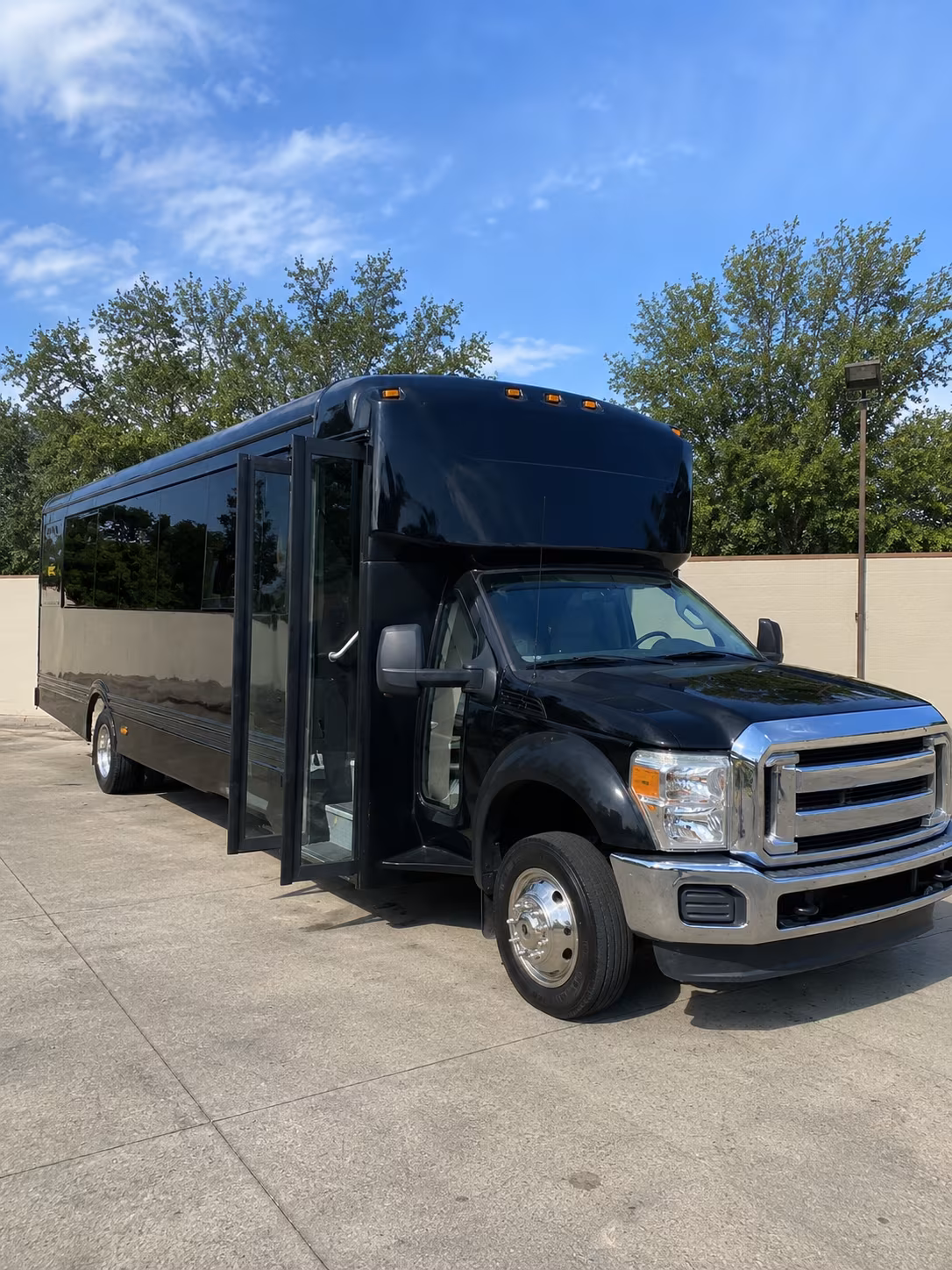 oxford 20 passenger party bus