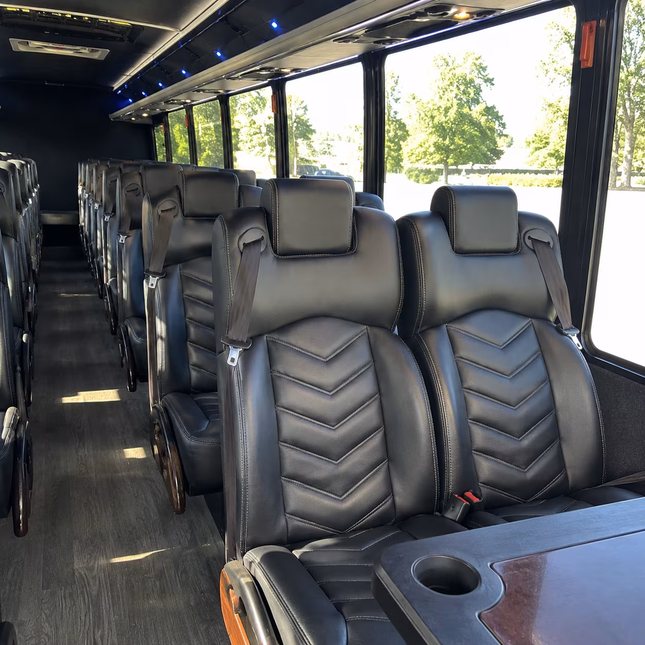 wine tour transportation in oxford for corporate groups and private events